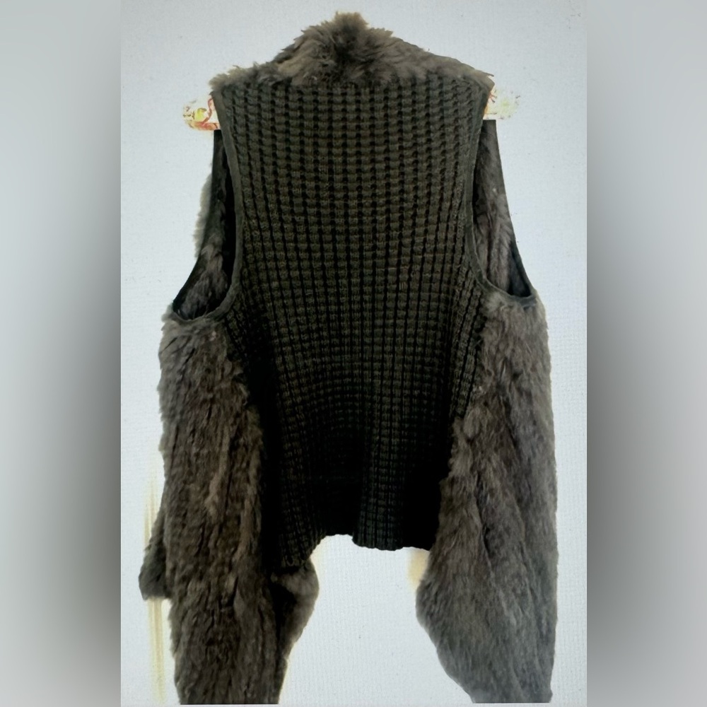 LAROK LUXE Rabbit Fur Vest Medium - Picture 4 of 9
